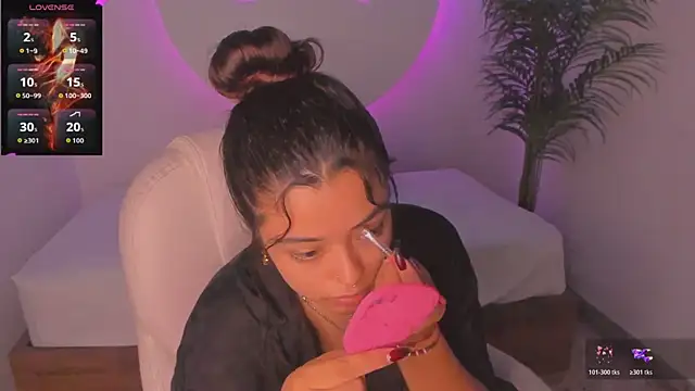 Ariana Pierce online show from November 2025 12:26:01 PM