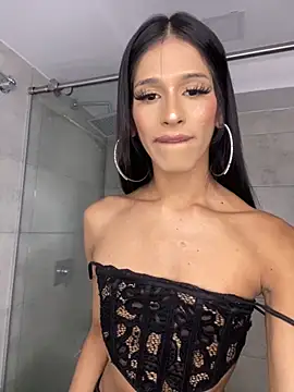 Snapshot of Nicol_ofi24 chatting on October 2025 05:35:02 PM Nicol ofi24 online show from October 2025 05:35:02 PM