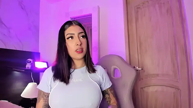 Snapshot of misscheelsee chatting on December 2024 05:02:01 PM misscheelsee online show from December 2024 05:02:01 PM