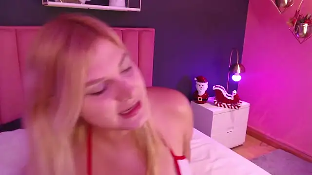 CrystalWoods94 online show from December 2025 01:48:01 PM