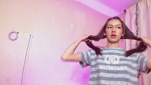 Snapshot of sara17_ chatting on January 2025 07:26:01 AM sara17  online show from January 2025 07:26:01 AM