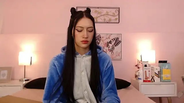 Snapshot of sara17_ chatting on October 2025 04:22:01 AM sara17  online show from October 2025 04:22:01 AM