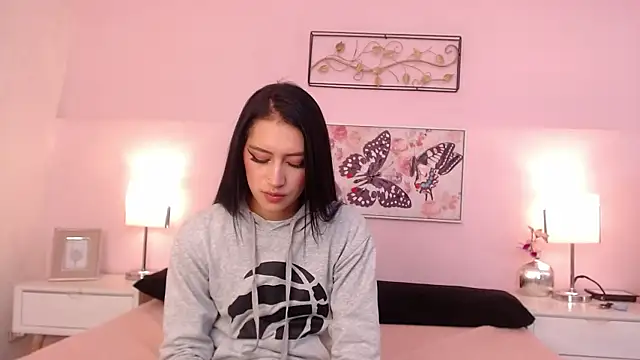 Snapshot of sara17_ chatting on October 2025 01:39:02 AM sara17  online show from October 2025 01:39:02 AM