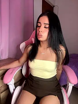 Emily-14 online show from January 2026 06:04:01 AM