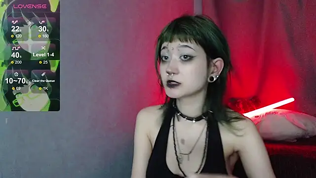 Snapshot of Milten-Trish chatting on April 2026 02:07:01 AM Milten-Trish online show from April 2026 02:07:01 AM