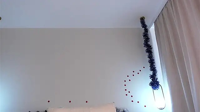 Snapshot of FalineDowlen chatting on January 2025 04:41:01 AM FalineDowlen online show from January 2025 04:41:01 AM