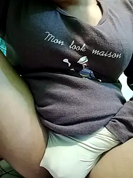 Snapshot of Fuck_Girl_Nuri chatting on February 2025 01:55:01 PM Fuck Girl Nuri online show from February 2025 01:55:01 PM