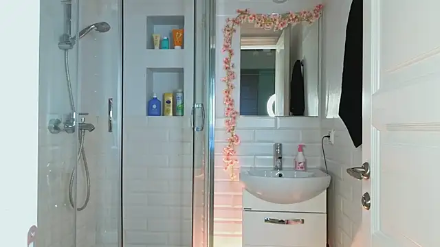 Snapshot of Mia_Mia_M chatting on January 2025 09:02:02 AM Mia Mia M online show from January 2025 09:02:02 AM