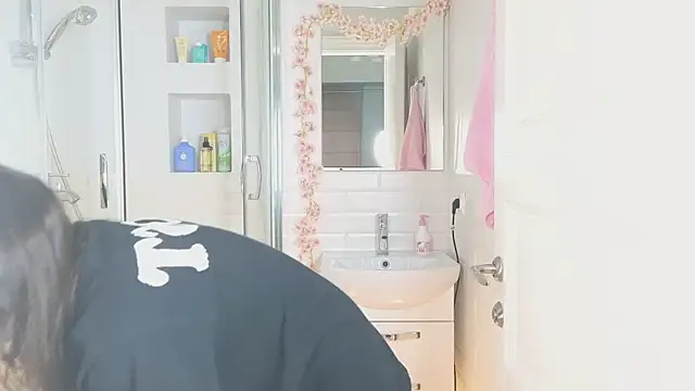 Snapshot of Mia_Mia_M chatting on March 2025 05:42:02 AM Mia Mia M online show from March 2025 05:42:02 AM