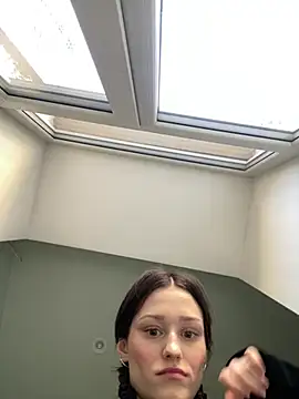 Mia Mia M online show from March 2026 02:22:02 PM