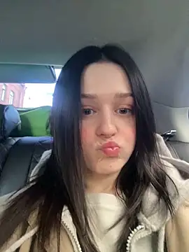 Mia Mia M online show from April 2026 02:06:01 PM