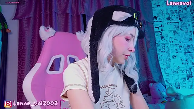 Snapshot of Lenneval1 chatting on November 2025 03:05:01 AM Lenneval1 online show from November 2025 03:05:01 AM