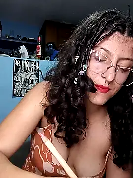 Snapshot of LoveElectra chatting on February 2025 02:41:01 AM LoveElectra online show from February 2025 02:41:01 AM