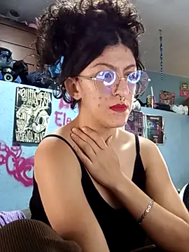 Snapshot of LoveElectra chatting on October 2025 02:50:01 PM LoveElectra online show from October 2025 02:50:01 PM