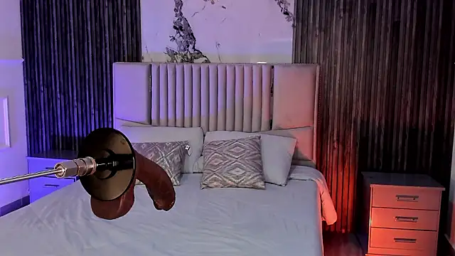 Lillyortiz online show from February 2026 08:25:01 PM