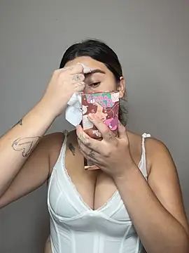 SaraBraun  online show from April 2026 04:40:02 PM