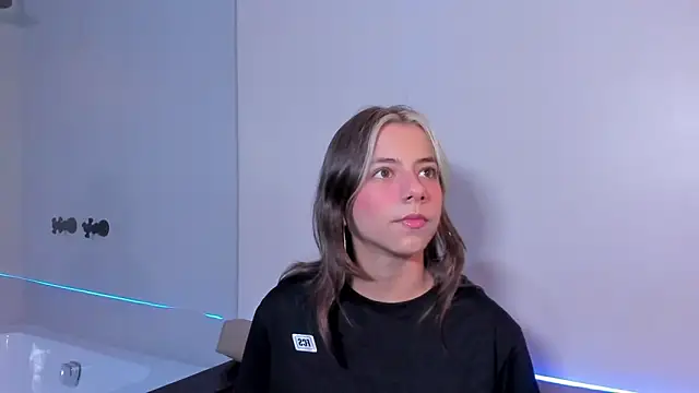 ArtemisaBlake online show from December 2024 09:05:01 PM