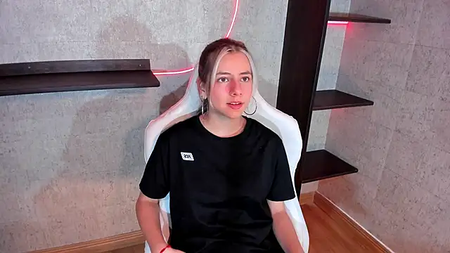 ArtemisaBlake online show from January 2025 09:09:02 PM