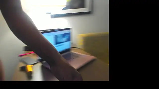 Snapshot of LuckiXCX chatting on January 2025 08:27:02 AM LuckiXCX online show from January 2025 08:27:02 AM