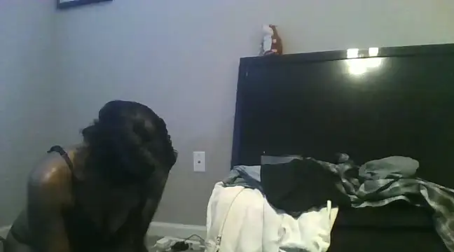 Snapshot of LuckiXCX chatting on January 2025 05:15:02 PM LuckiXCX online show from January 2025 05:15:02 PM