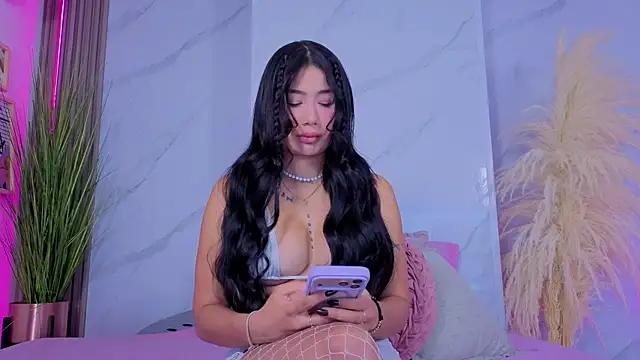 Snapshot of Chlooee__ chatting on April 2026 01:49:01 AM Chlooee online show from April 2026 01:49:01 AM