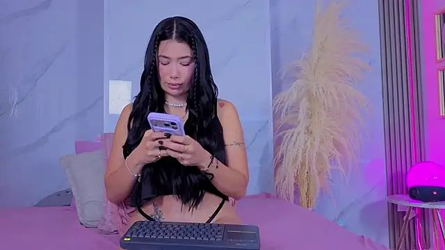 Snapshot of Chlooee__ chatting on April 2026 01:27:02 AM Chlooee online show from April 2026 01:27:02 AM