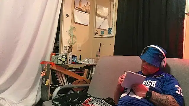 Snapshot of TwoFarty240 chatting on March 2026 09:29:01 PM TwoFarty240 online show from March 2026 09:29:01 PM