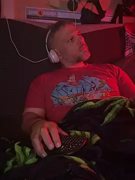 Snapshot of TwoFarty240 chatting on April 2026 09:22:02 AM TwoFarty240 online show from April 2026 09:22:02 AM