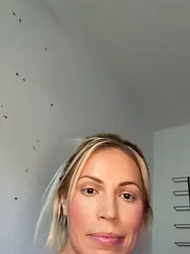 Snapshot of sophiamariexoxo240 chatting on April 2026 07:50:02 PM sophiamariexoxo240 online show from April 2026 07:50:02 PM