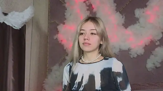 STELLA RICH online show from February 2025 09:00:01 PM