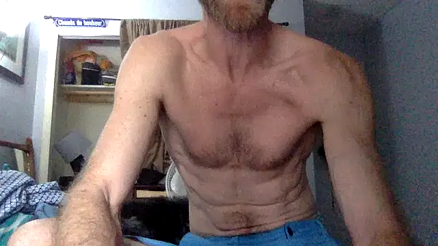 Snapshot of Twowellshapedheads chatting on March 2025 07:06:02 PM Twowellshapedheads online show from March 2025 07:06:02 PM