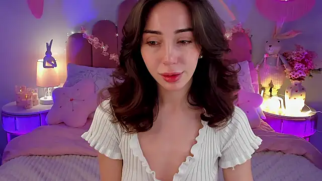 Snapshot of ElsaYoung chatting on April 2026 07:22:01 PM ElsaYoung online show from April 2026 07:22:01 PM