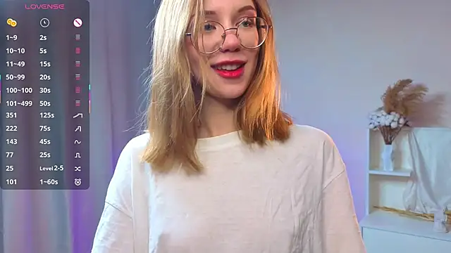 Snapshot of UdelaAllston chatting on October 2025 11:03:01 AM UdelaAllston online show from October 2025 11:03:01 AM