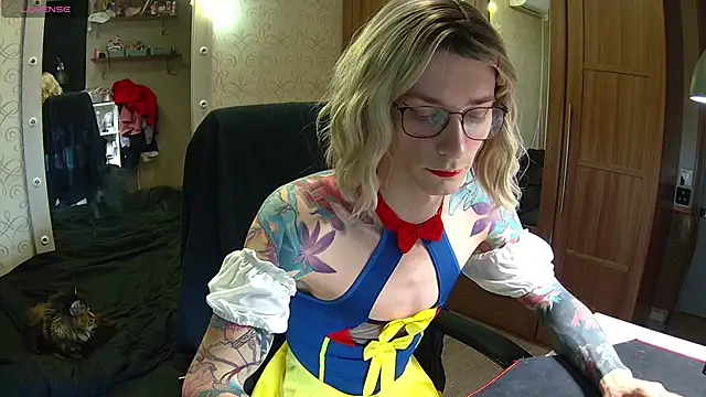 Julia dolls online show from March 2025 05:13:01 PM