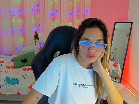 davinacaro online show from October 2025 03:40:02 AM