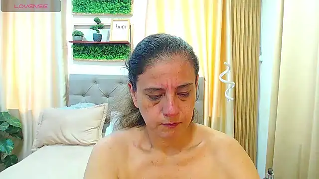 sasi luna online show from June 2026 02:01:02 PM