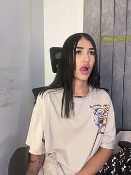 Snapshot of Cassie_howard_ chatting on February 2025 05:38:01 AM Cassie howard online show from February 2025 05:38:01 AM