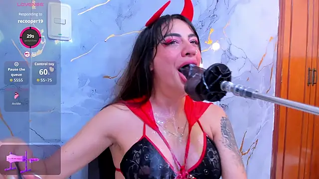 violett collins  online show from October 2025 01:48:02 AM