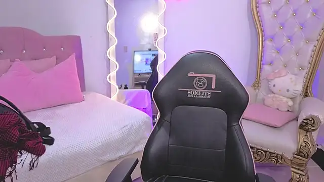 kittystart tay online show from November 2025 11:42:01 AM