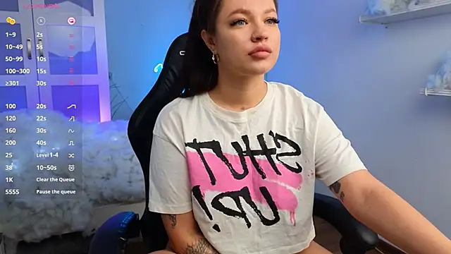 Snapshot of KAREN_NIX chatting on December 2024 10:09:01 PM KAREN NIX online show from December 2024 10:09:01 PM