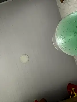 Nicollygriu online show from November 2025 11:48:02 PM