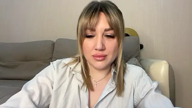 Snapshot of VickyLove047 chatting on April 2026 07:18:01 AM VickyLove047 online show from April 2026 07:18:01 AM
