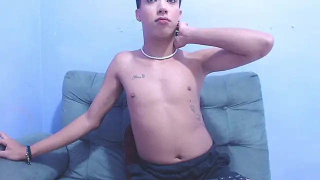 Snapshot of Hot_kleo chatting on January 2025 06:11:02 AM Hot kleo online show from January 2025 06:11:02 AM