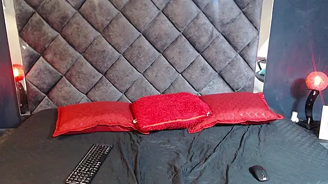 Snapshot of Allison_Dubois chatting on December 2024 02:41:02 AM Allison Dubois online show from December 2024 02:41:02 AM