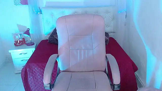 Snapshot of Allison_Dubois chatting on February 2025 07:38:01 AM Allison Dubois online show from February 2025 07:38:01 AM