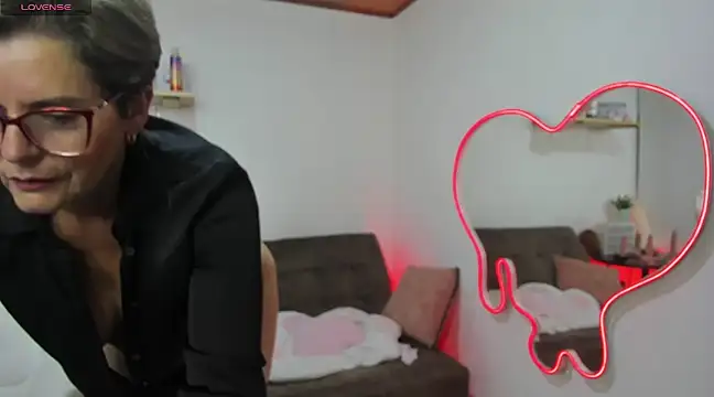 Adeellee  online show from January 2025 04:15:01 AM