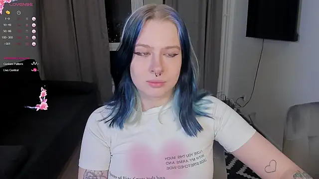 Snapshot of tender_kiitty chatting on February 2026 07:06:01 PM tender kiitty online show from February 2026 07:06:01 PM