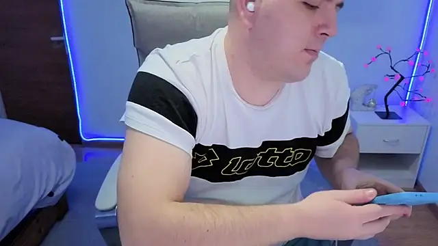 Snapshot of JasonJacks chatting on December 2025 05:34:01 AM JasonJacks online show from December 2025 05:34:01 AM