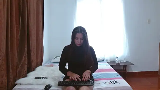 Snapshot of littleshydoll chatting on March 2025 08:25:01 PM littleshydoll online show from March 2025 08:25:01 PM