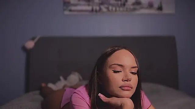 Snapshot of Viktoria_www chatting on March 2026 10:36:05 PM Viktoria www online show from March 2026 10:36:05 PM